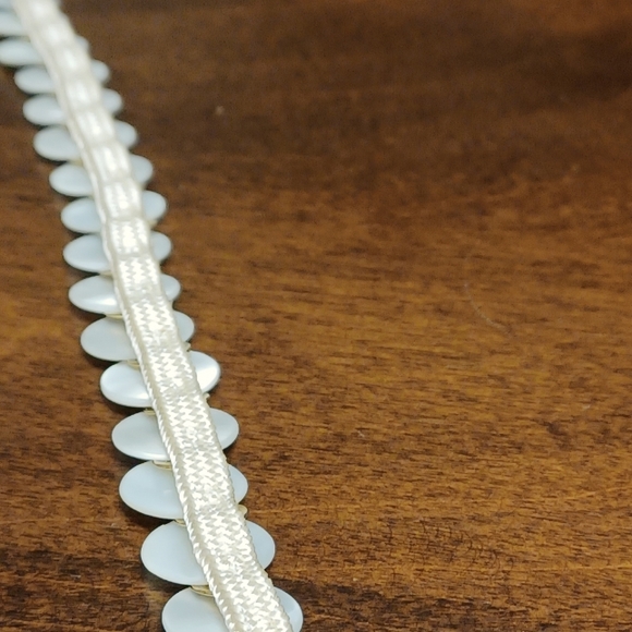 Vintage Mother of Pearl Choker - Picture 6 of 7